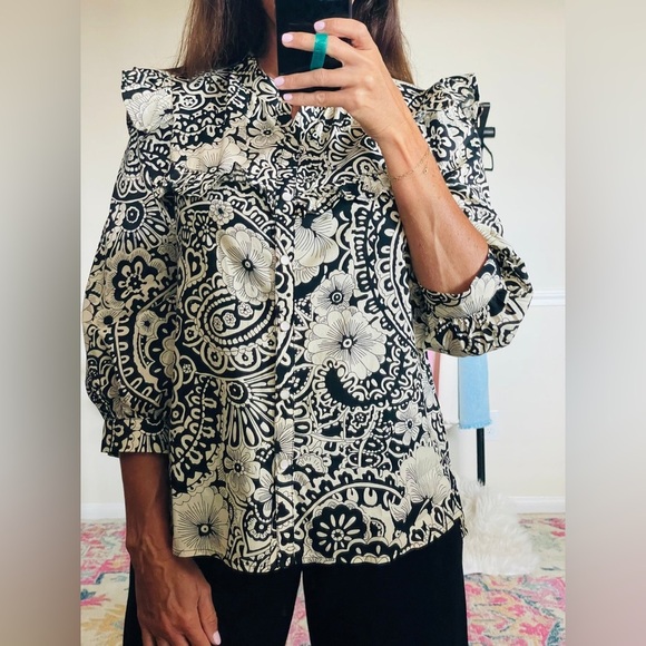 Umgee Floral Black and Cream Women's Top NWT SM - Picture 4 of 12